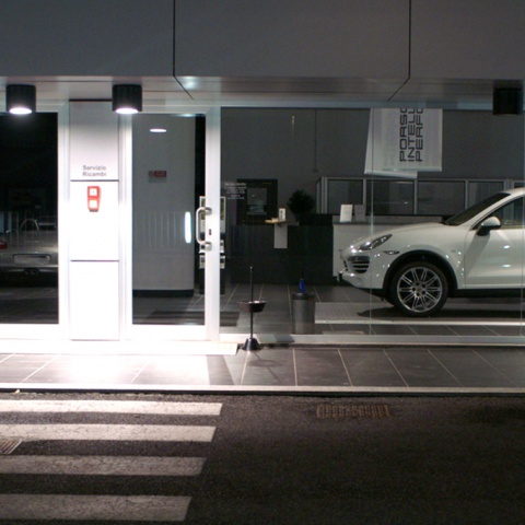 autosalone e magazzino Concessionaria Porsche Cuneo - Ingar Progetti - Insediamento attività polifunzionali